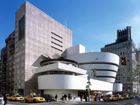 Bílá spirála muzea Solomona R. Guggenheima v organické architektuře.