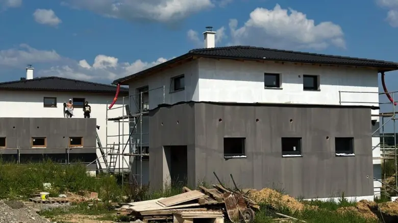 Dům v stavbě jako příklad domu na klíč