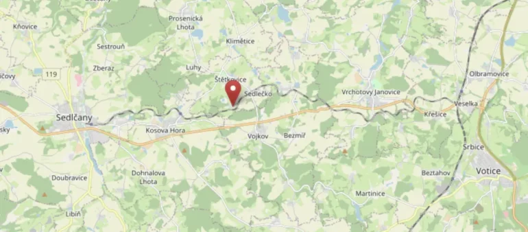 Mapa zatopených lomů v okolí Sedlčan s označením místa.