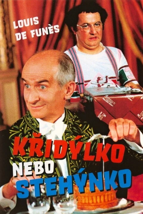 Scéna z komedie s Louism De Funesem v interiéru.