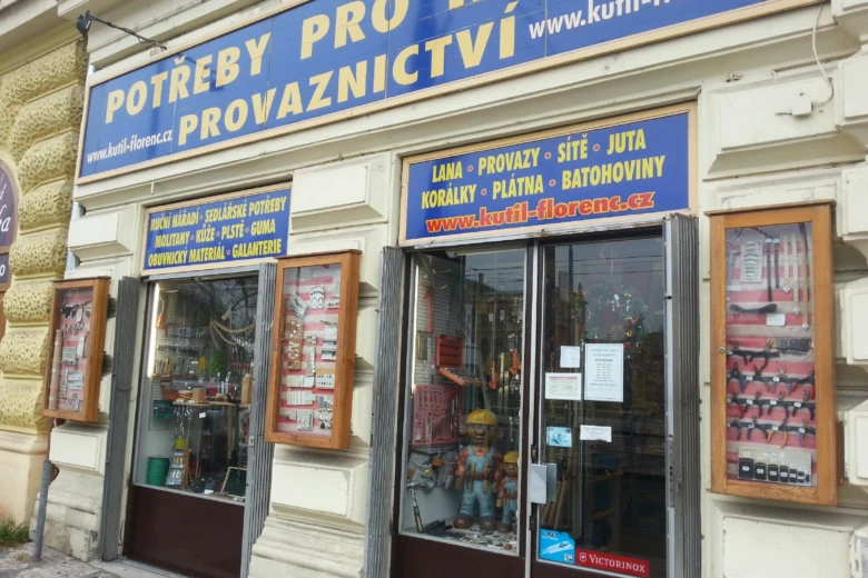 Obchod s lanem, šňůrami a provazy pro různé účely.